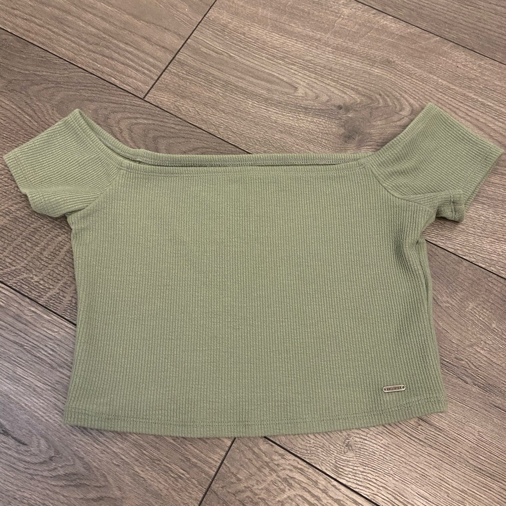 hollister off the shoulder top